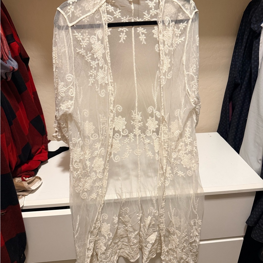 Elegant Cream Lace Kimono